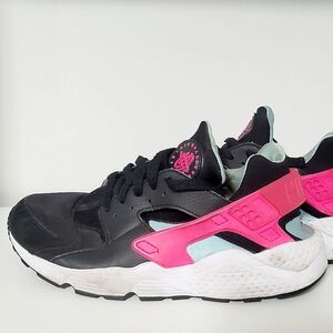 NIKE HUARACHE SNEAKERS